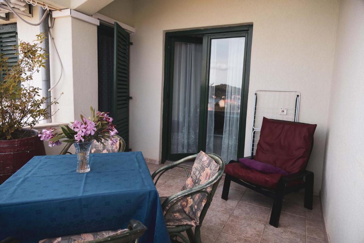 Booking Franov Residence On Island Ugljan With The Pool, Bbq And Beautiful Sea-View! Kali Exterior foto
